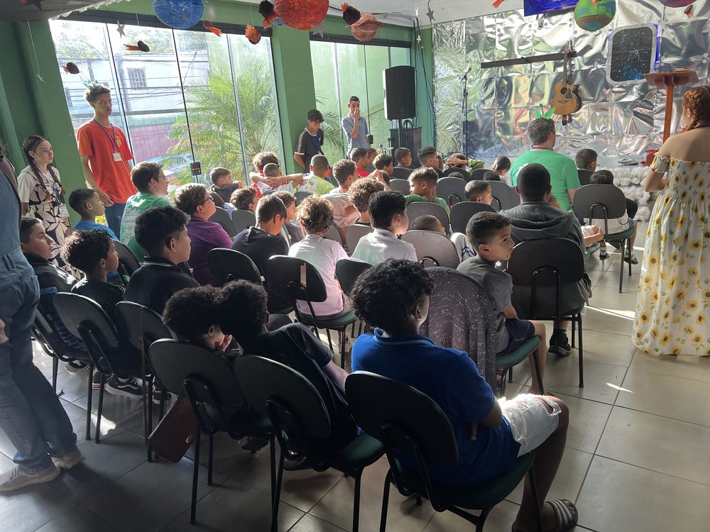 Ministério infantil reunido